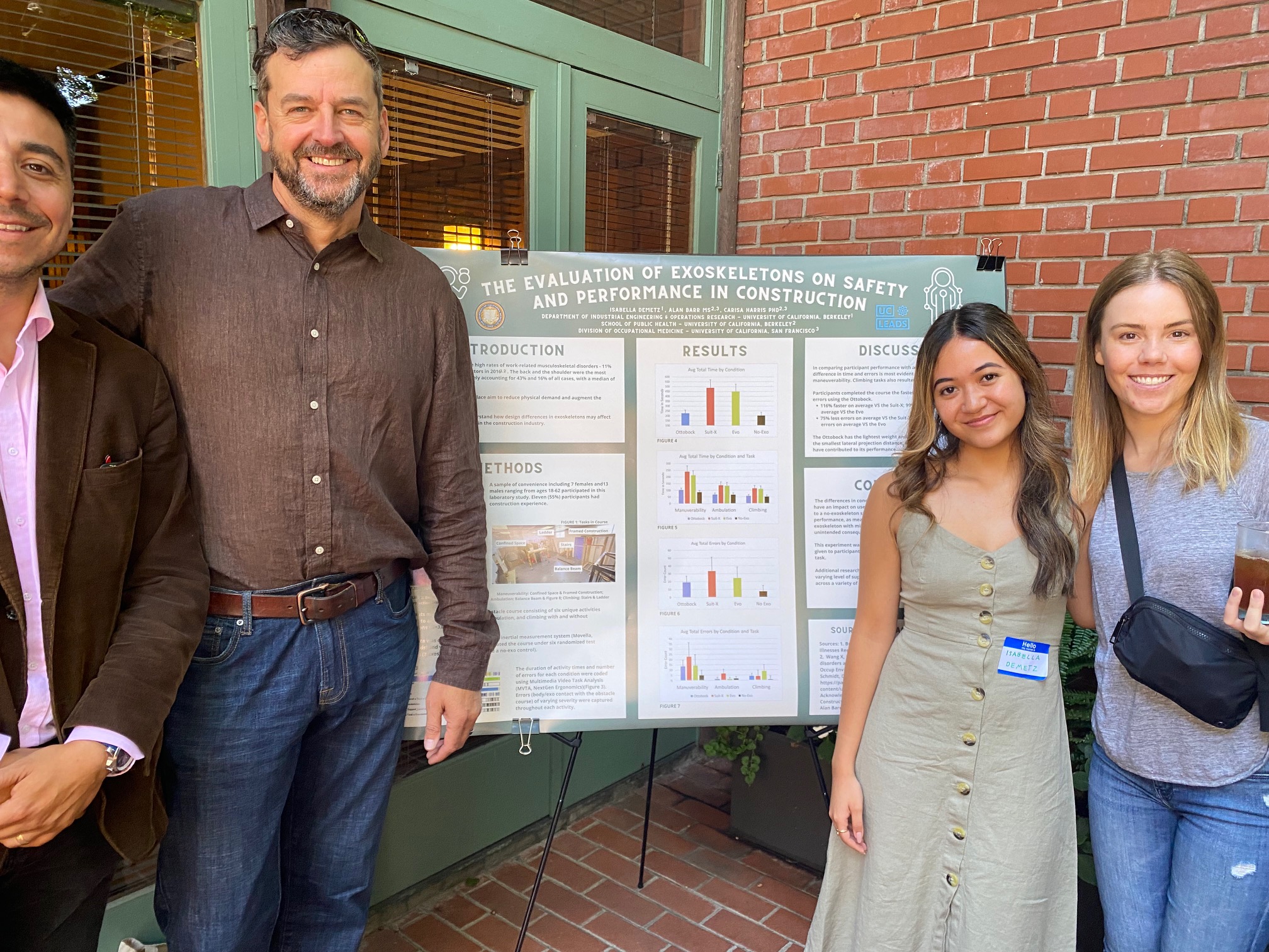 Isabella and her lab, Summer Research Poster Showcase 2022
